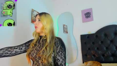 Victoria  independent model online show from February 3, 4:12 pm