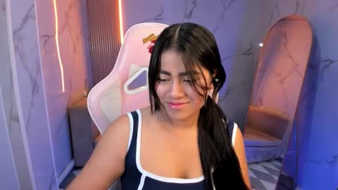 Snapshot of victoria_b_ chatting on October 10, 8:08 pm victoria_b_ online show from October 10, 8:08 pm