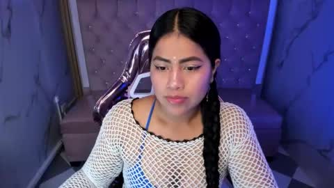 Snapshot of victoria_b_ chatting on October 15, 8:20 pm victoria_b_ online show from October 15, 8:20 pm