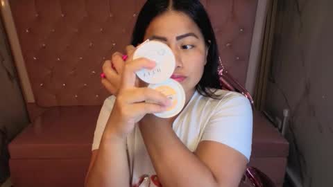 Snapshot of victoria_b_ chatting on November 1, 8:11 pm victoria_b_ online show from November 1, 8:11 pm