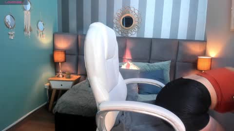 Victoria online show from December 6, 2:06 pm