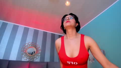 Victoria online show from December 14, 1:59 pm