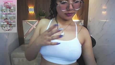 victoria_castillo_b online show from November 11, 3:06 am