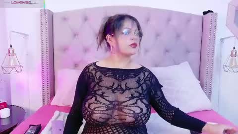Snapshot of victoria_cherry_ chatting on April 11, 11:14 am victoria_cherry_ online show from April 11, 11:14 am