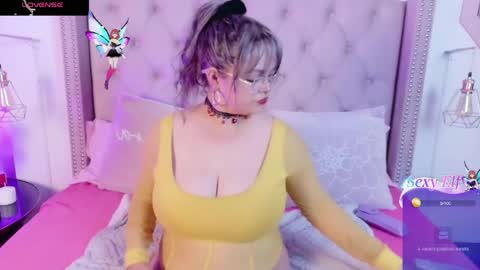 Snapshot of victoria_cherry_ chatting on May 12, 11:18 am victoria_cherry_ online show from May 12, 11:18 am