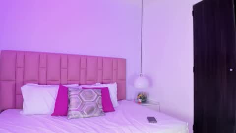 valentina online show from January 10, 11:45 am