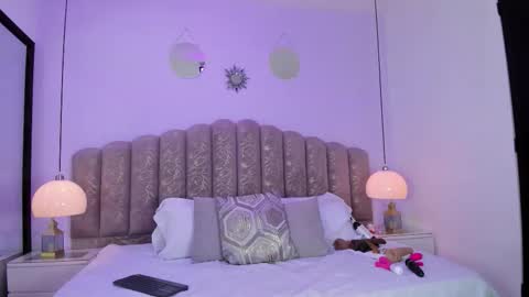 valentina online show from February 8, 12:19 pm