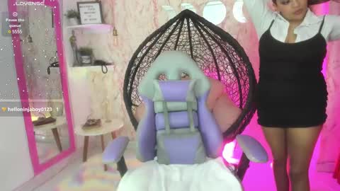 Snapshot of victoria_floyd1 chatting on January 31, 3:33 pm victoria_floyd1 online show from January 31, 3:33 pm
