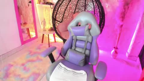 Snapshot of victoria_floyd1 chatting on February 27, 9:43 am victoria_floyd1 online show from February 27, 9:43 am
