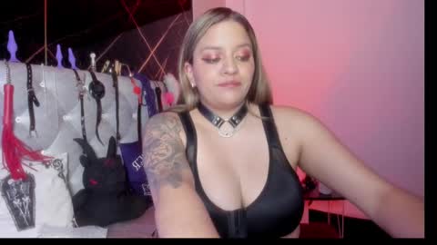 Snapshot of victoria_floyd1 chatting on September 20, 6:53 pm victoria_floyd1 online show from September 20, 6:53 pm