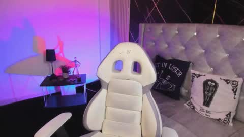 victoria_floyd1 online show from February 13, 8:38 pm