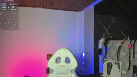 Snapshot of victoria_floyd1 chatting on April 20, 8:43 pm victoria_floyd1 online show from April 20, 8:43 pm
