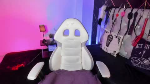 Snapshot of victoria_floyd1 chatting on April 21, 8:44 pm victoria_floyd1 online show from April 21, 8:44 pm