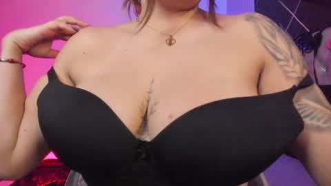 Snapshot of victoria_floyd1 chatting on April 25, 10:18 pm victoria_floyd1 online show from April 25, 10:18 pm