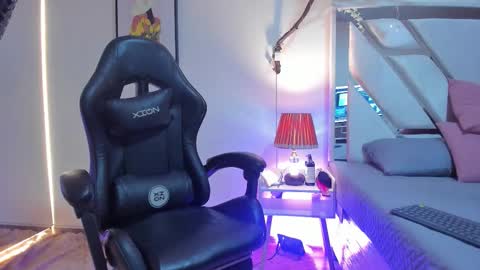 Victoria  online show from February 4, 3:45 am