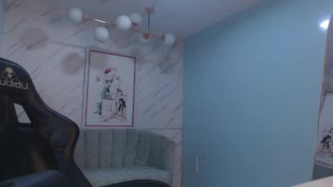 Victoria online show from May 12, 1:08 pm