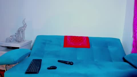 Snapshot of victoria_jhones chatting on October 17, 5:48 pm Victoria online show from October 17, 5:48 pm