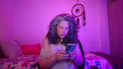 Victoria Lover online show from December 19, 3:35 am