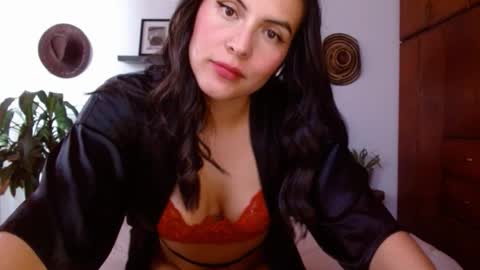 Snapshot of victoria_martelo chatting on March 5, 3:19 pm VICTORIA MARTELO online show from March 5, 3:19 pm