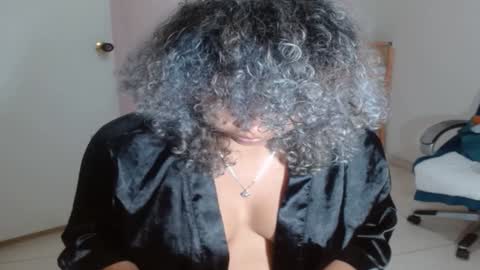 Snapshot of victoria_miler chatting on January 31, 11:24 pm VICKY online show from January 31, 11:24 pm