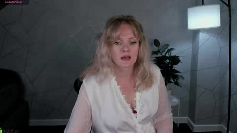 Victoria My schedule for the week 2 GMT 3am-9am TuWeThFrSa online show from May 17, 1:14 am