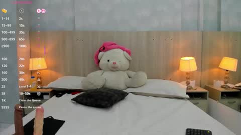 Snapshot of victoria_pachon chatting on March 28, 7:02 pm victoria_pachon online show from March 28, 7:02 pm