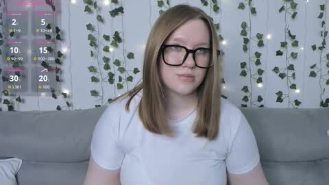 Snapshot of victoria_pum_ chatting on November 3, 2:07 pm Jessie online show from November 3, 2:07 pm