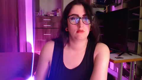 Victoria online show from May 15, 8:49 pm