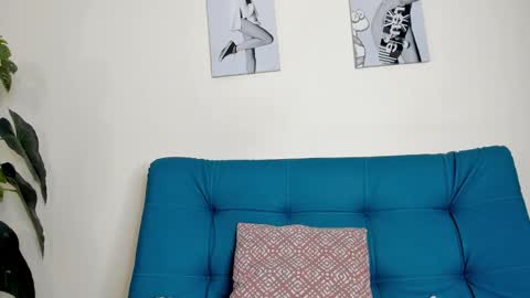 Snapshot of victoria_rossee chatting on February 20, 1:11 pm VICTORIA online show from February 20, 1:11 pm