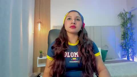 Snapshot of victoria_rossee chatting on July 3, 1:17 pm VICTORIA online show from July 3, 1:17 pm