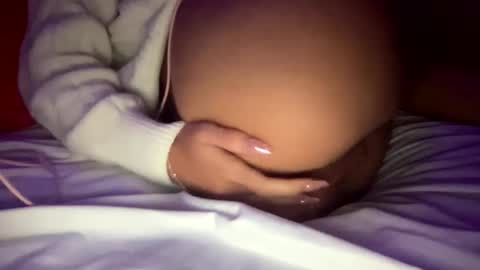 Snapshot of victoria_scarlett_ chatting on January 19, 4:38 am Victoria online show from January 19, 4:38 am