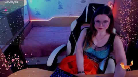 Snapshot of victoria_the_fox chatting on February 3, 8:46 am - The Divine Fox online show from February 3, 8:46 am