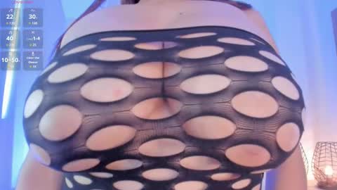 Snapshot of victoria_vallejo chatting on December 7, 2:46 pm victoria  online show from December 7, 2:46 pm