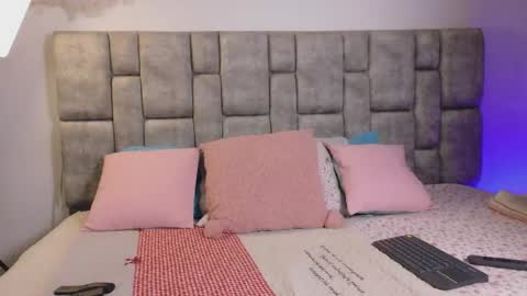 Snapshot of victoria_withmore chatting on May 13, 5:27 am Victoria online show from May 13, 5:27 am