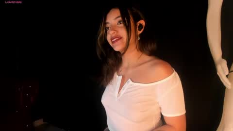 Snapshot of victoriaa2_doll chatting on April 22, 11:56 am victoriaa2_doll online show from April 22, 11:56 am