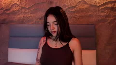 Snapshot of victoriaa2_doll chatting on April 24, 12:07 pm victoriaa2_doll online show from April 24, 12:07 pm