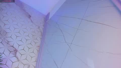 Snapshot of victoriaa2_doll chatting on May 1, 1:05 pm victoriaa2_doll online show from May 1, 1:05 pm