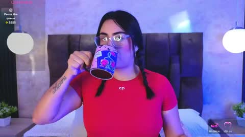 Victoria Andrade online show from May 17, 12:34 pm
