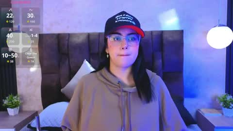 Victoria Andrade online show from May 21, 12:23 pm