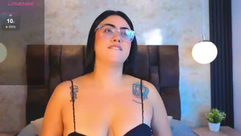 Victoria Andrade online show from June 12, 11:53 am