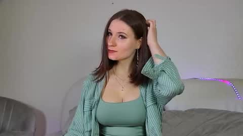 Snapshot of victoriaardern chatting on September 23, 6:27 am Victoria online show from September 23, 6:27 am