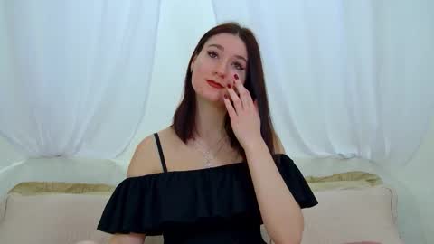 Snapshot of victoriaardern chatting on January 15, 6:29 am Victoria online show from January 15, 6:29 am