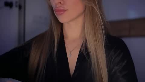 Snapshot of victoriachance chatting on November 25, 2:28 pm Victoria means victory... always online show from November 25, 2:28 pm