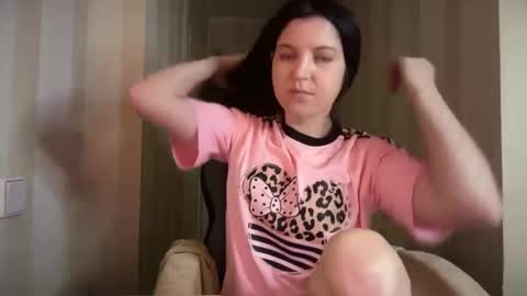 victoriadaily online show from December 18, 10:05 pm