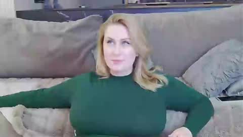 Snapshot of victoriafalls chatting on December 28, 1:49 pm Miss V online show from December 28, 1:49 pm