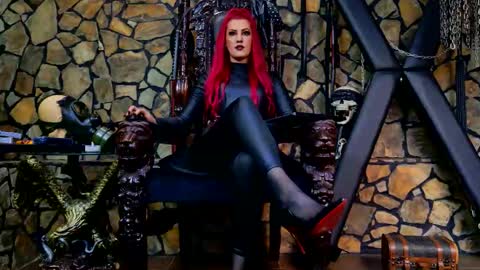 Snapshot of victoriaheller chatting on November 8, 5:40 am Victoria Heller online show from November 8, 5:40 am