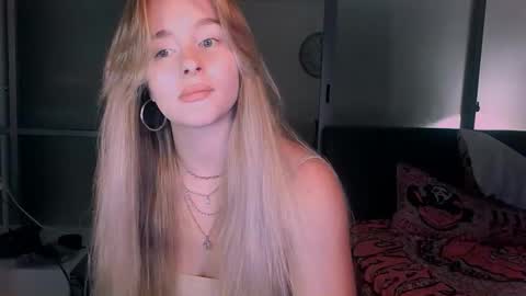 Eva and Victor online show from October 18, 11:33 am