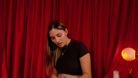 Snapshot of victorianova chatting on April 21, 1:53 am VictoriaNova online show from April 21, 1:53 am