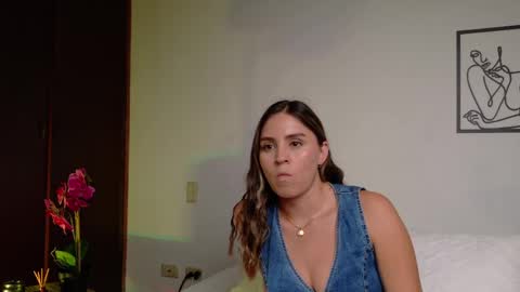 Snapshot of victorianova chatting on May 16, 6:39 pm VictoriaNova online show from May 16, 6:39 pm