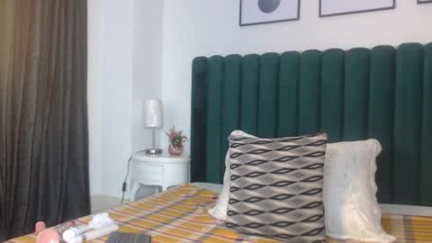 victoriaqueen_fg_ online show from October 8, 12:47 pm